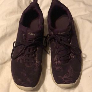 Eggplant tennis shoes